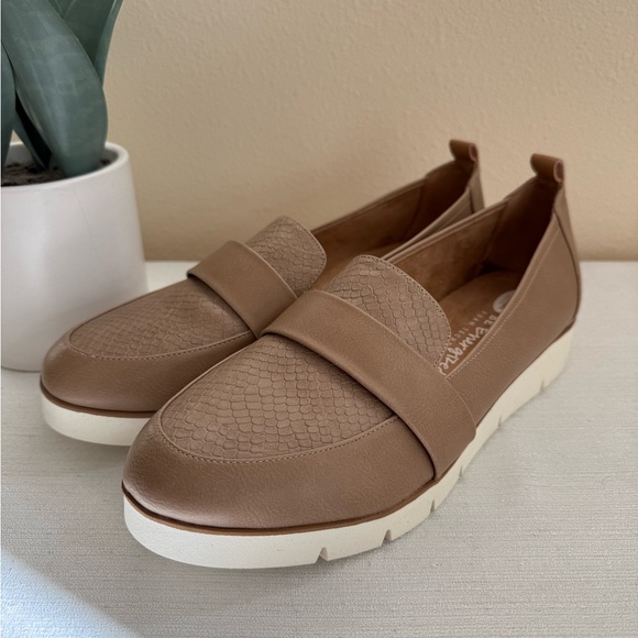 New Dr.Scholl’s Light Brown Reptile Faux Leather Slip-On Loafers w/White Soles - Picture 3 of 11